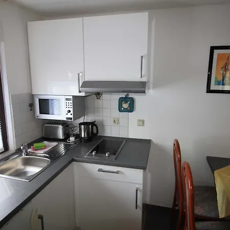Ads-ferienwohnungen Ca 20 Gehminuten Zum Ostseestrand Apartment *
